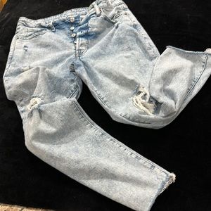 Woman 12P Jeans. Never worn.